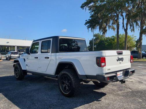 2022 Jeep Gladiator Willys