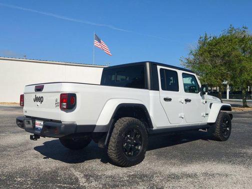 2022 Jeep Gladiator Willys