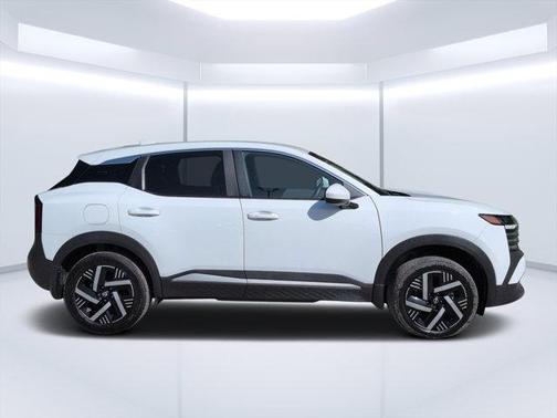 Fresh Powder 2025 Nissan Kicks SV