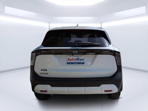 Fresh Powder 2025 Nissan Kicks SV