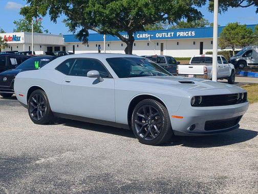 2022 Dodge Challenger SXT