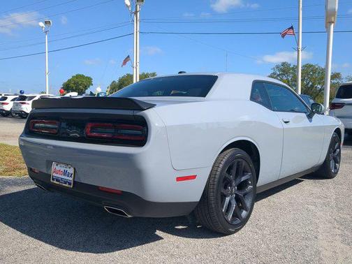2022 Dodge Challenger SXT