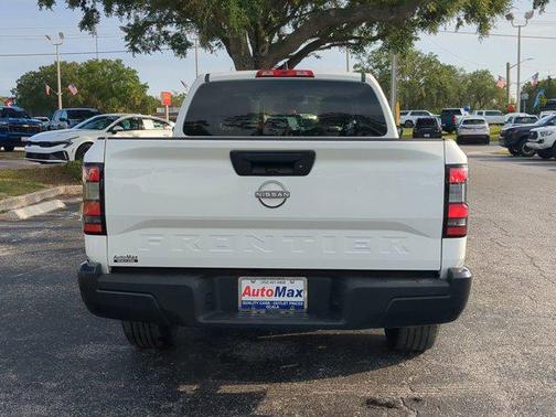 2024 Nissan Frontier S