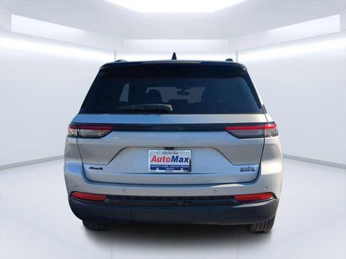 Silver Zynith 2024 Jeep Grand Cherokee Altitude