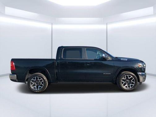 Diamond Black Crystal Pearlcoat 2025 RAM 1500 Laramie