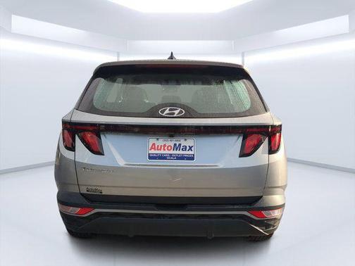 Shimmering Silver 2024 Hyundai TUCSON SE
