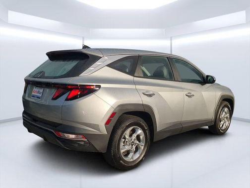 Shimmering Silver 2024 Hyundai TUCSON SE