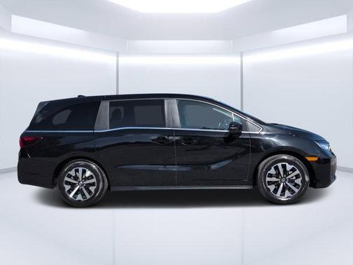 Crystal Black Pearl 2025 Honda Odyssey EX-L