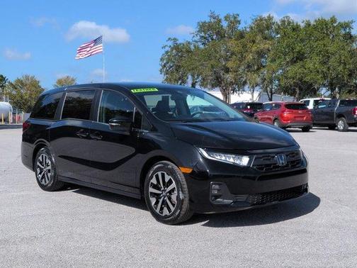 Crystal Black Pearl 2025 Honda Odyssey EX-L