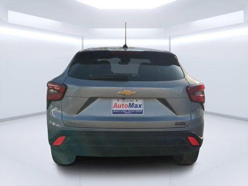 Sterling Gray Metallic 2024 Chevrolet Trax LS