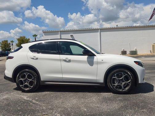 2024 Alfa Romeo Stelvio Ti