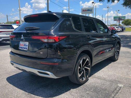 2023 Mitsubishi Outlander SE