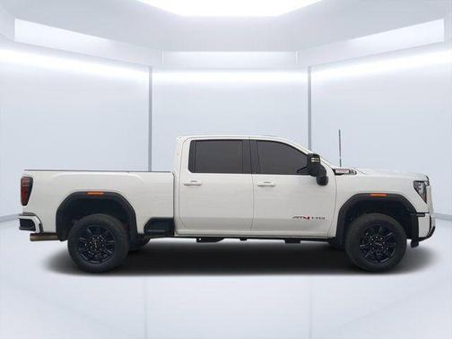 Summit White 2025 GMC Sierra 2500 AT4