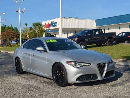 2021 Alfa Romeo Giulia Base