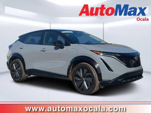 Boulder Gray Pearl/Black Diamond Pearl 2024 Nissan ARIYA ENGAGE