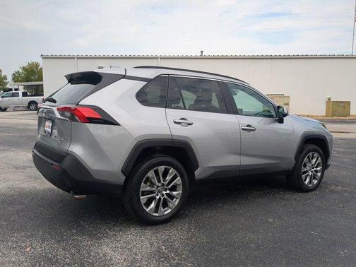 2022 Toyota RAV4 XLE Premium