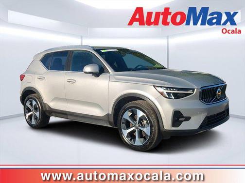 2025 Volvo XC40 Plus Bright Theme