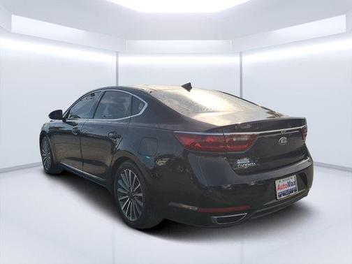 2017 Kia Cadenza Premium