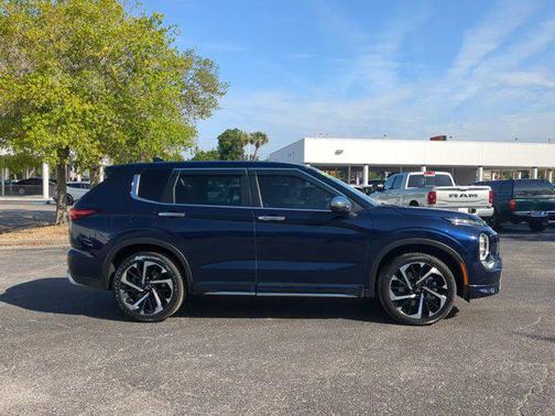 Cosmic Blue Metallic 2023 Mitsubishi Outlander SE 2.5 S-AWC