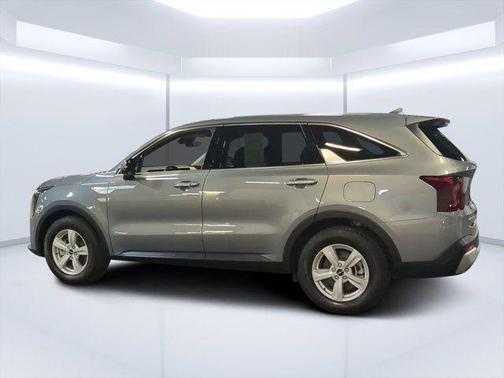 Everlasting Silver 2025 Kia Sorento LX
