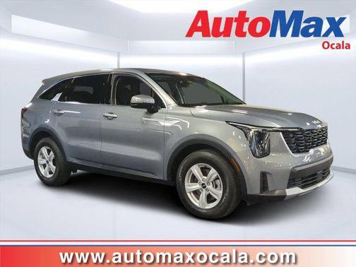 Everlasting Silver 2025 Kia Sorento LX