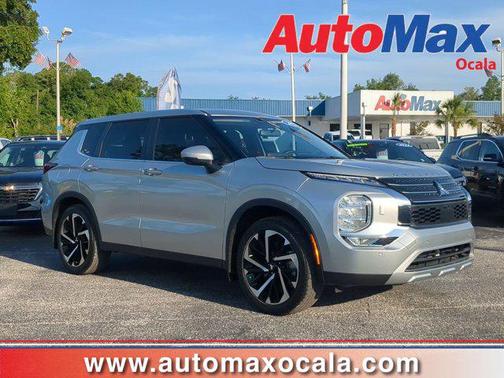 2023 Mitsubishi Outlander SE
