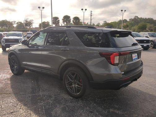 CARBONIZED GRAY METALLIC 2025 Ford Explorer ST-Line