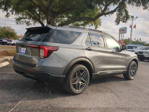 CARBONIZED GRAY METALLIC 2025 Ford Explorer ST-Line