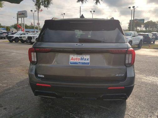 CARBONIZED GRAY METALLIC 2025 Ford Explorer ST-Line
