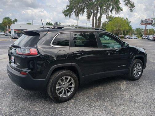 2022 Jeep Cherokee Latitude Lux