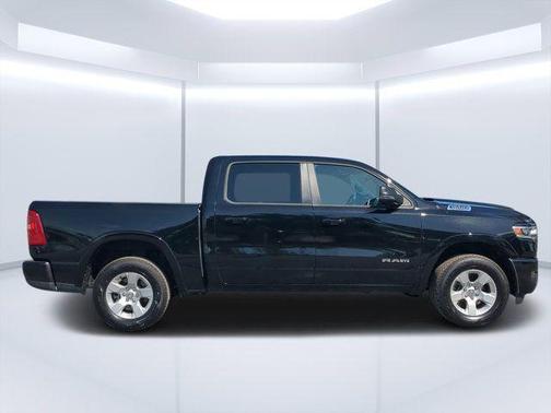 Diamond Black Crystal Pearlcoat 2025 RAM 1500 Big Horn/Lone Star