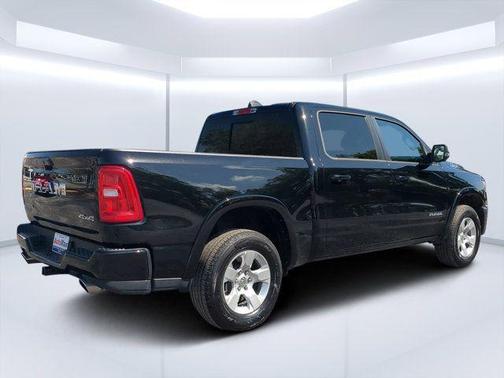 Diamond Black Crystal Pearlcoat 2025 RAM 1500 Big Horn/Lone Star