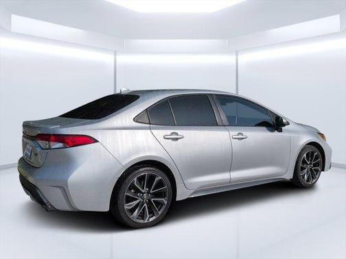 Classic Silver Metallic 2021 Toyota Corolla SE