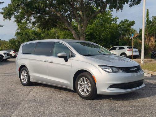2023 Chrysler Voyager LX