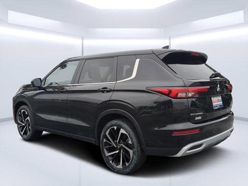 2024 Mitsubishi Outlander SE Black Edition w/Pano Roof
