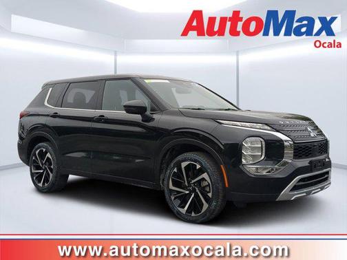 2024 Mitsubishi Outlander SE Black Edition w/Pano Roof