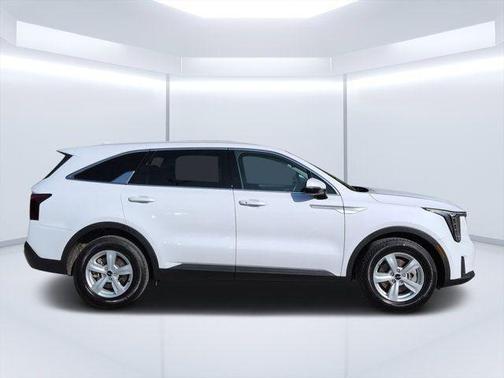 Glacial White Pearl 2026 Kia Sorento LX