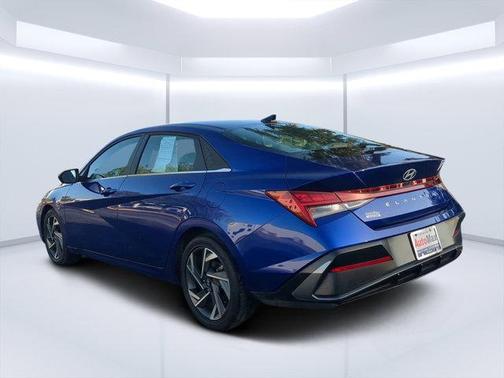 2025 Hyundai ELANTRA SEL