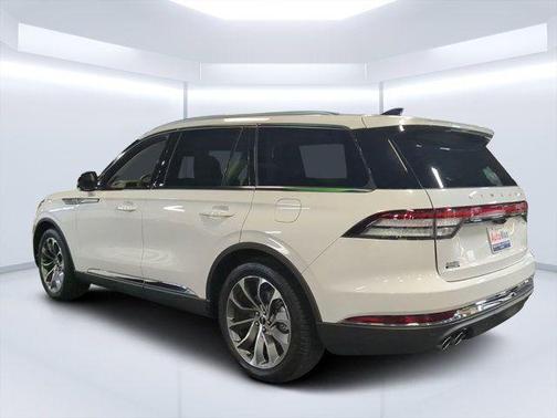 PRISTINE WHITE MET 3C 2025 Lincoln Aviator Reserve
