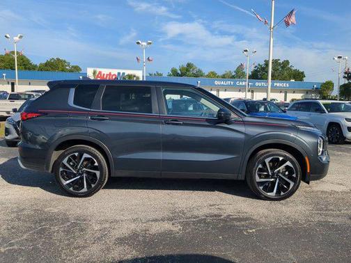 2024 Mitsubishi Outlander SE
