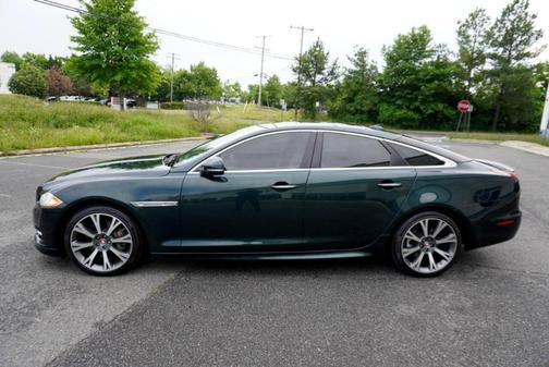 2015 Jaguar XJ Base
