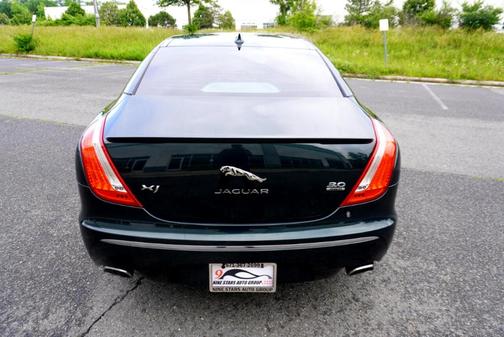 2015 Jaguar XJ Base