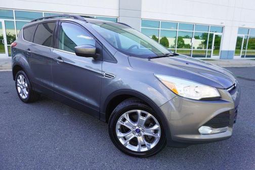 Gray 2013 Ford Escape SE