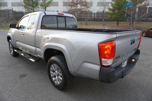 2016 Toyota Tacoma SR