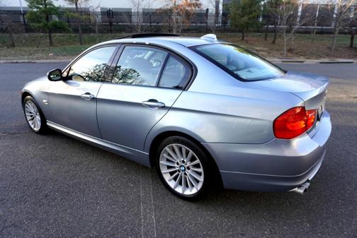 Photo 5 of 23 of 2011 BMW 328 i xDrive