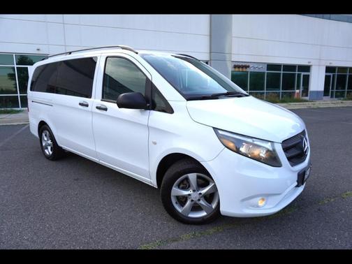 2016 Mercedes-Benz Metris Base