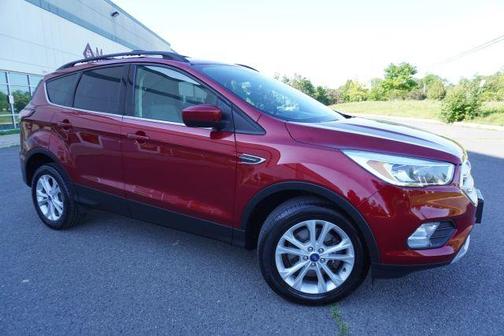 Red 2018 Ford Escape SE