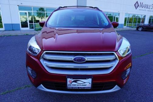 Red 2018 Ford Escape SE