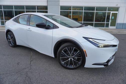 2025 Toyota Prius XLE