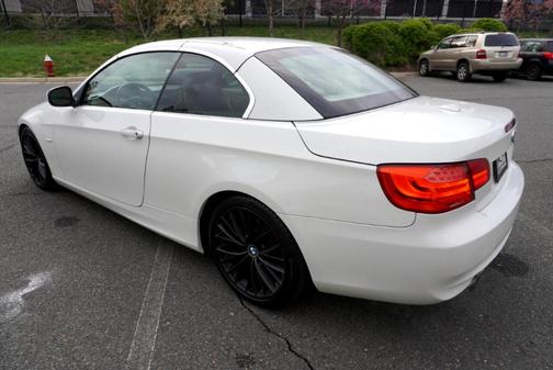 Photo 5 of 22 of 2011 BMW 335 i